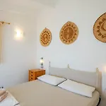 Mares A Pochi Passi Dal Mare Con Piscine Naturali Апартаменты Коста-Парадисо
