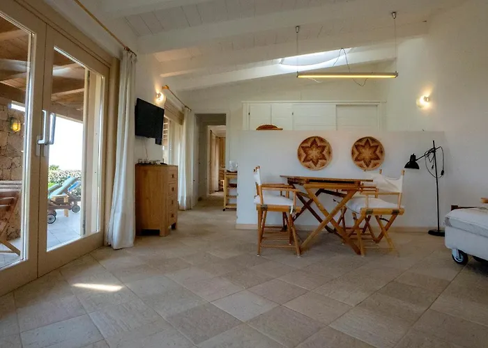 Mares A Pochi Passi Dal Mare Con Piscine Naturali Apartman *