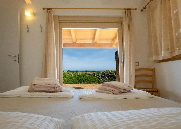 Mares A Pochi Passi Dal Mare Con Piscine Naturali