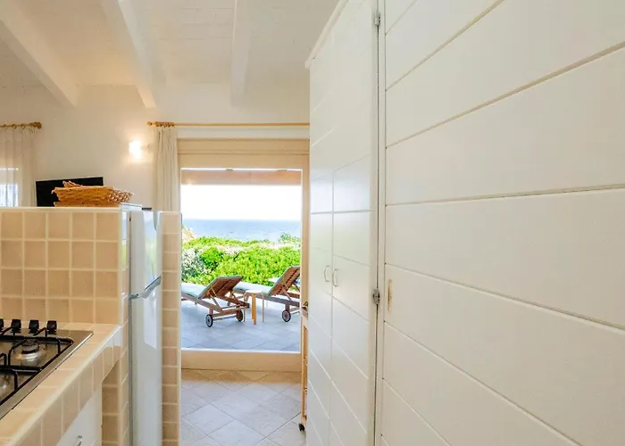 Mares A Pochi Passi Dal Mare Con Piscine Naturali